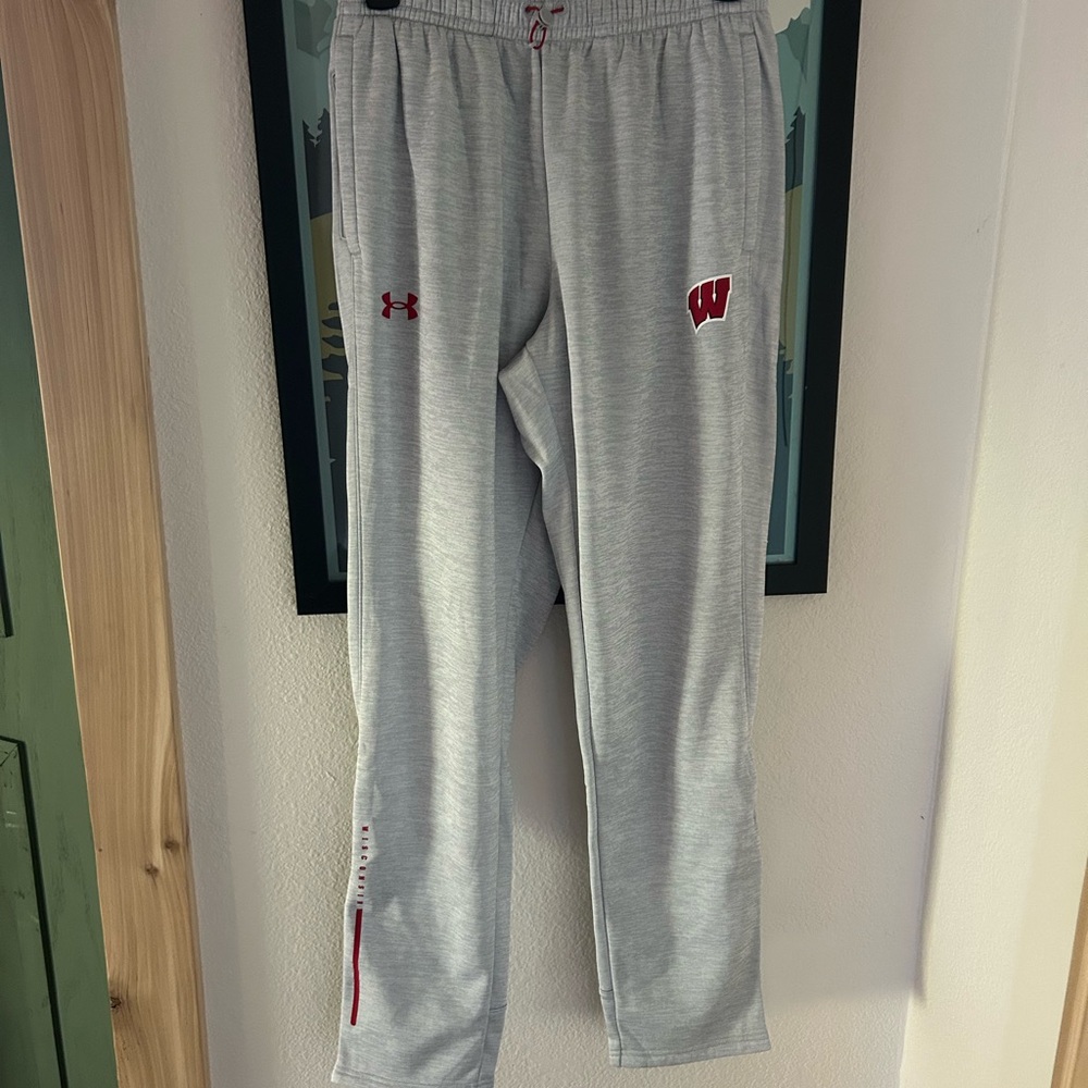 NWT Under Armour women’s fleece lined sweatpants size small grey/red orig.$75